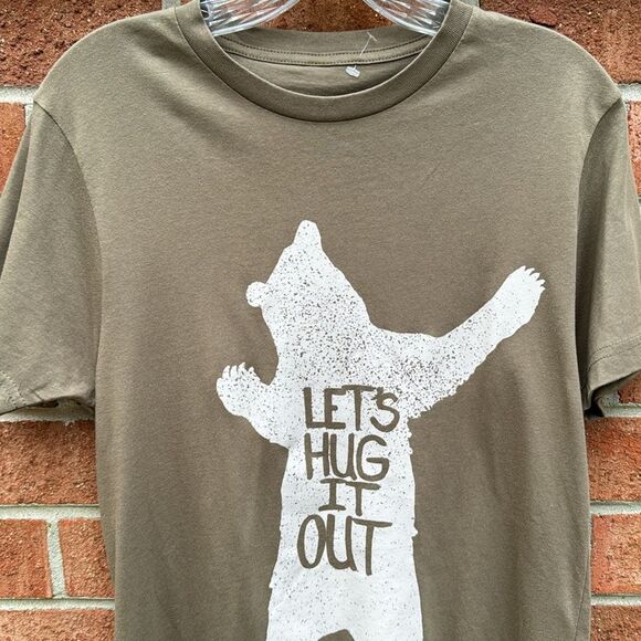 Ocean Current T-Shirt Let’s Hug It Out Bear sz Small - Picture 2 of 7